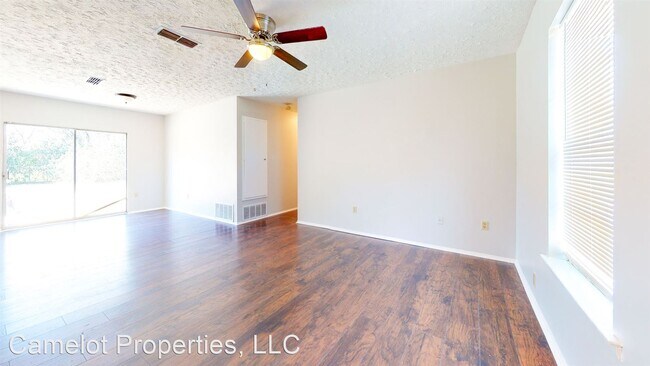 Foto del edificio - 3 br, 2 bath House - 221 Joyce Street