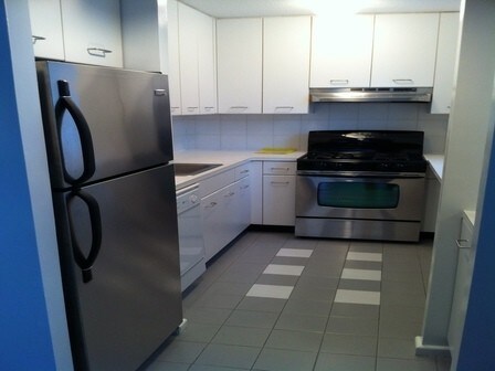 Primary Photo - 423 95th St