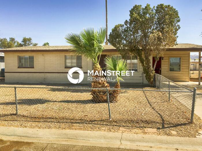 Foto principal - 3 Bedroom Pet-Friendly Home in Phoenix, AZ...