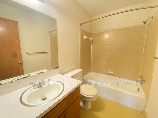 Foto del edificio - 4250 Janet Ave