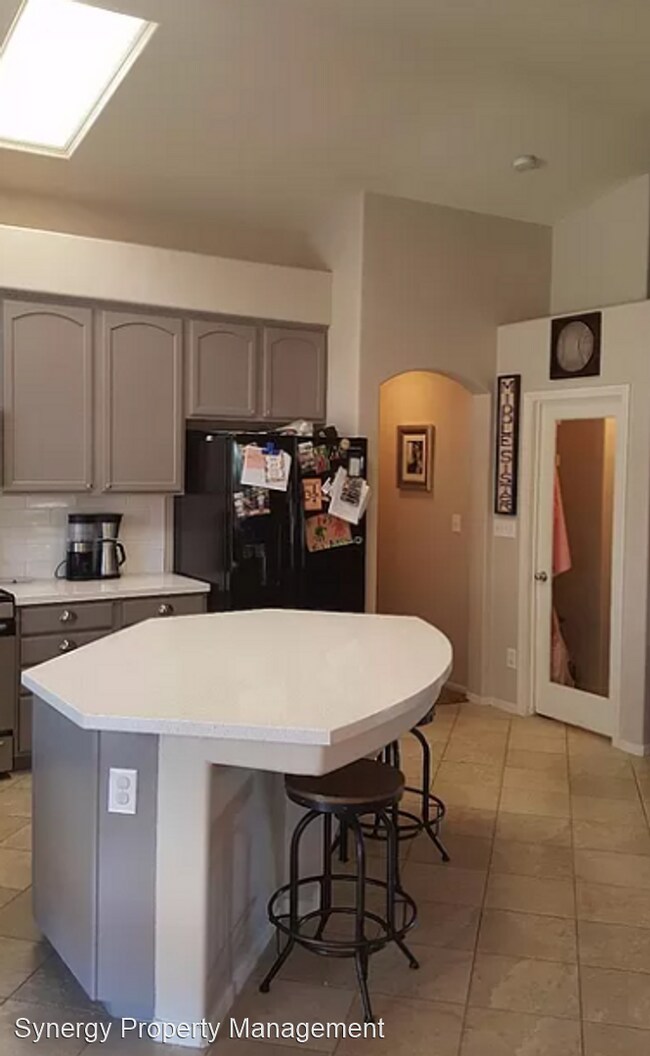 Foto del edificio - 4 br, 2 bath House - 11304 Luna Ave