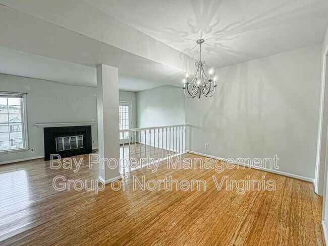 Foto del edificio - 2919-C S Woodstock St