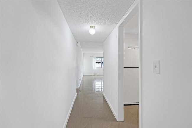 Foto del edificio - 5140 SW 40th Ave