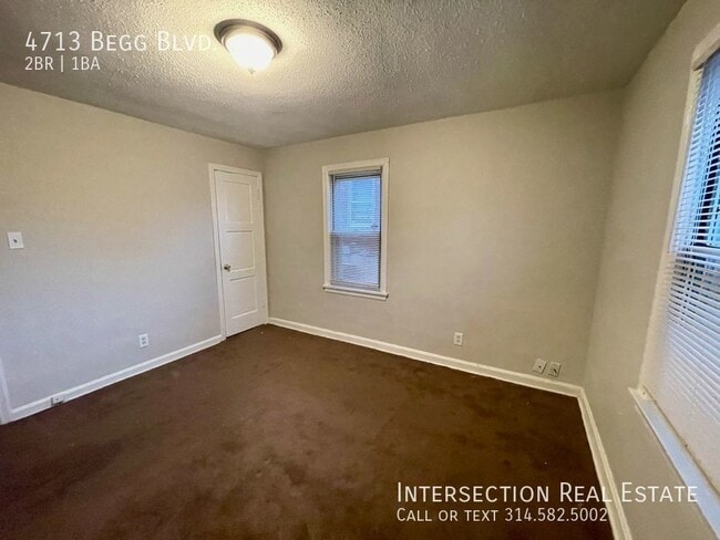 Building Photo - Adorable 2 Bedroom Bungalow
