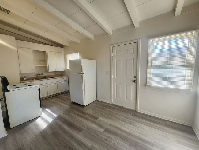 Foto del edificio - 6667 Desert Queen Ave