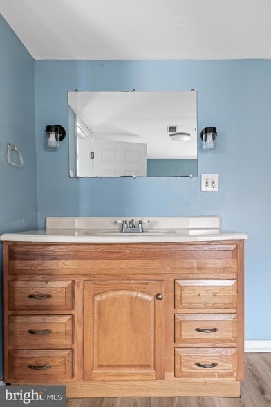 Building Photo - 14 Zane St