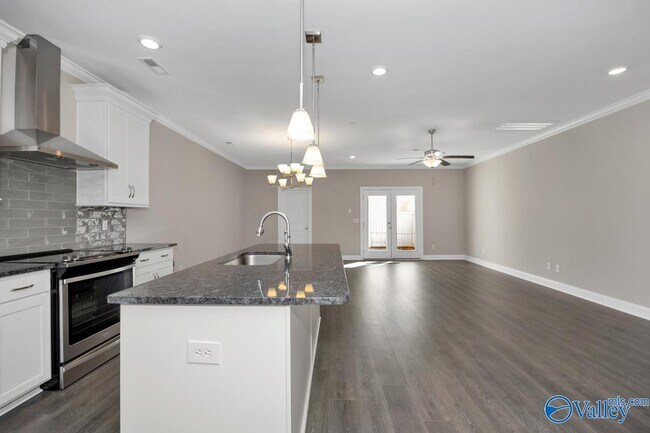 Building Photo - 124 Bourbon Aly