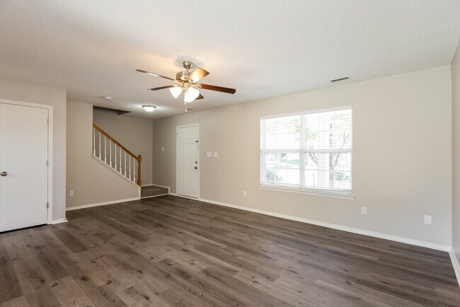 Building Photo - 3064 Parade Ln SW