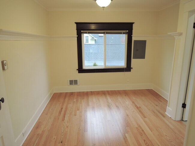 Building Photo - 6538 Earl Ave NW