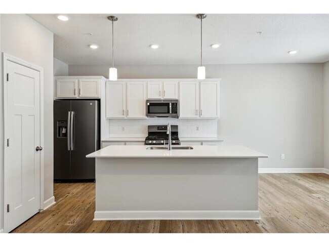 Foto del edificio - 9448 4th St N