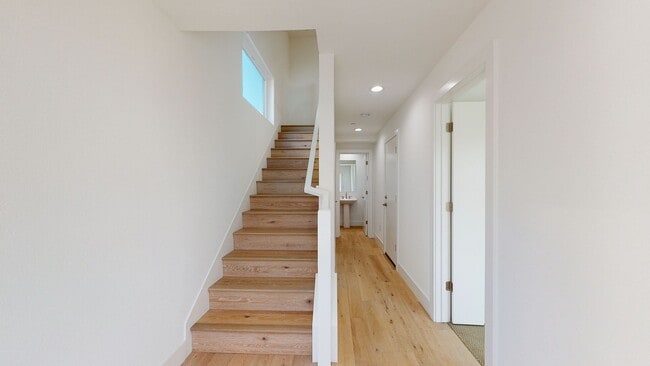 Building Photo - Beautiful Walnut Creek Townhome!