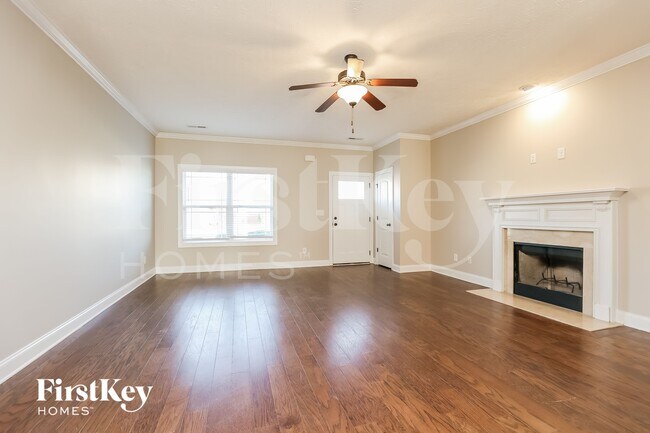 Foto del edificio - 1032 Henry Pl Blvd