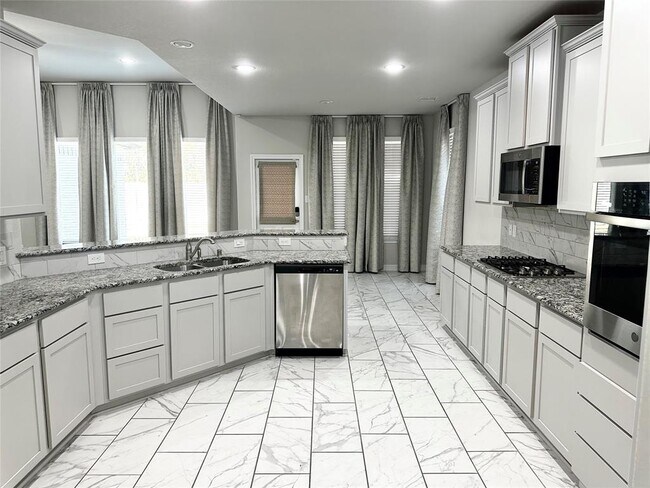 Building Photo - 5026 Lacebark Pne Trl