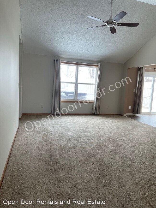 Building Photo - 3 br, 2 bath House - 2119 Lorraine Drive