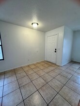 Building Photo - 629 W Jardin Dr