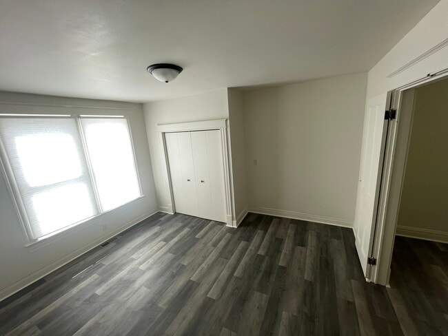 Building Photo - 1606 Grove St