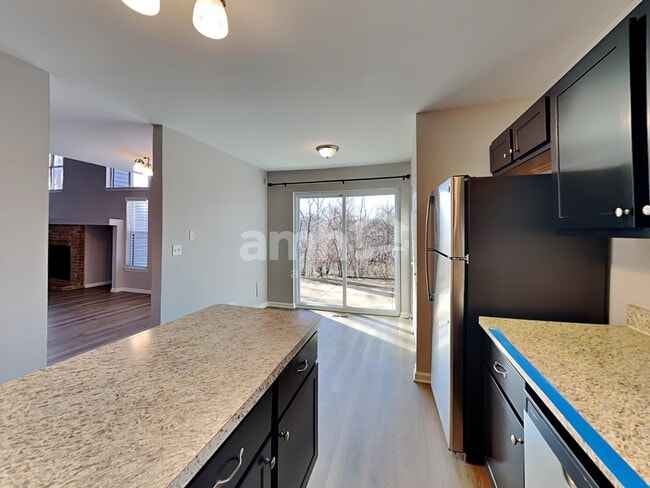 Building Photo - 15 Larkspur Ct