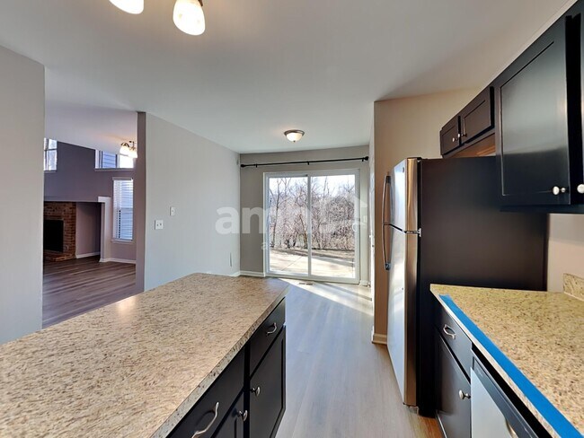 Foto del edificio - 15 Larkspur Ct
