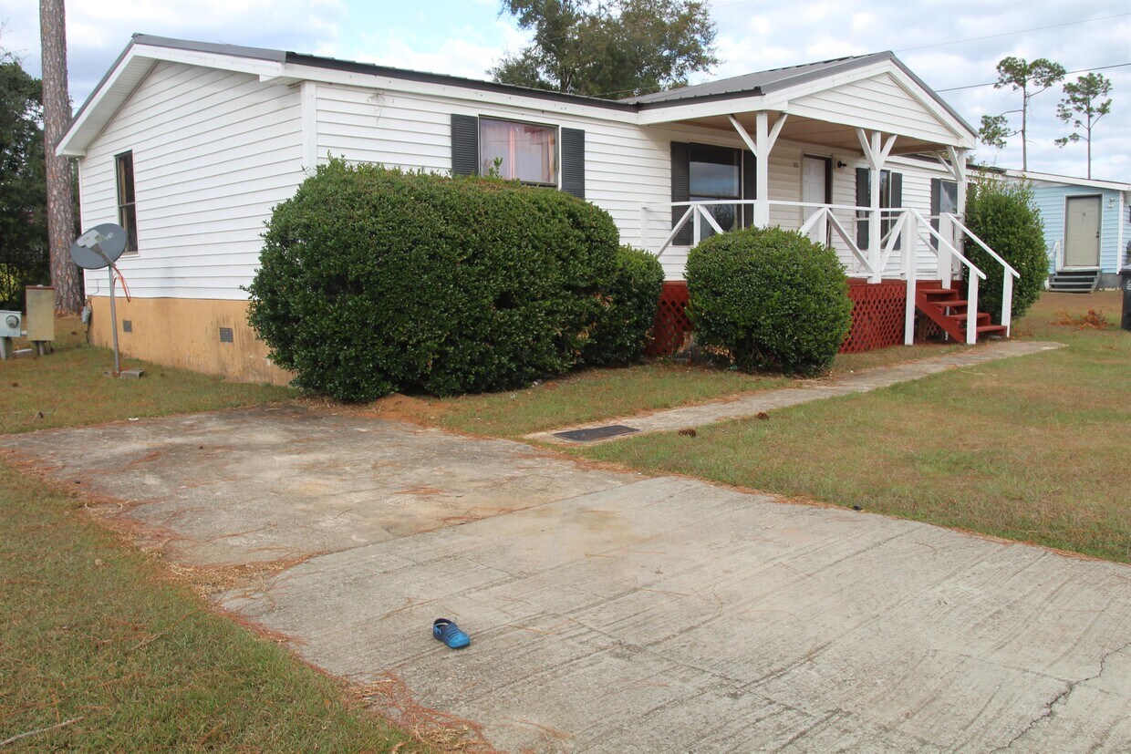 609 Sapling Ln, Albany, GA 31705 House Rental in Albany, GA