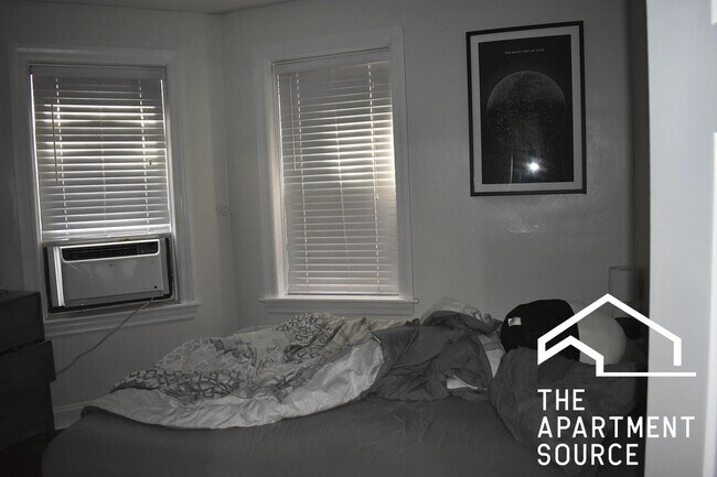 Foto del edificio - 3839 N Greenview Ave
