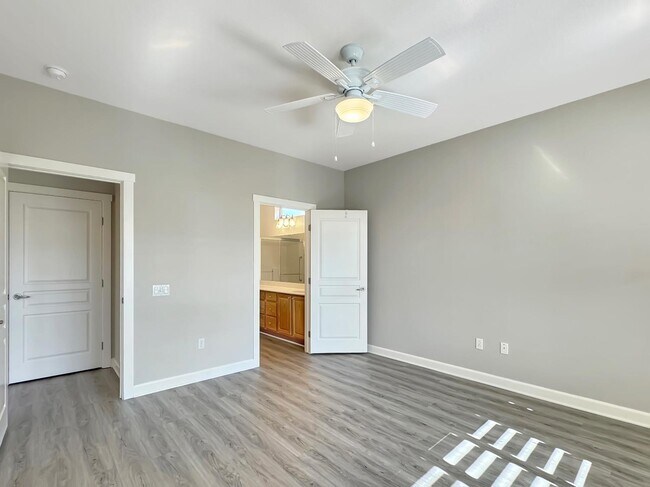 Foto del edificio - 1263 Freschi Ln