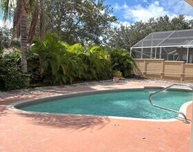 Building Photo - 18292 Clear Brook Cir