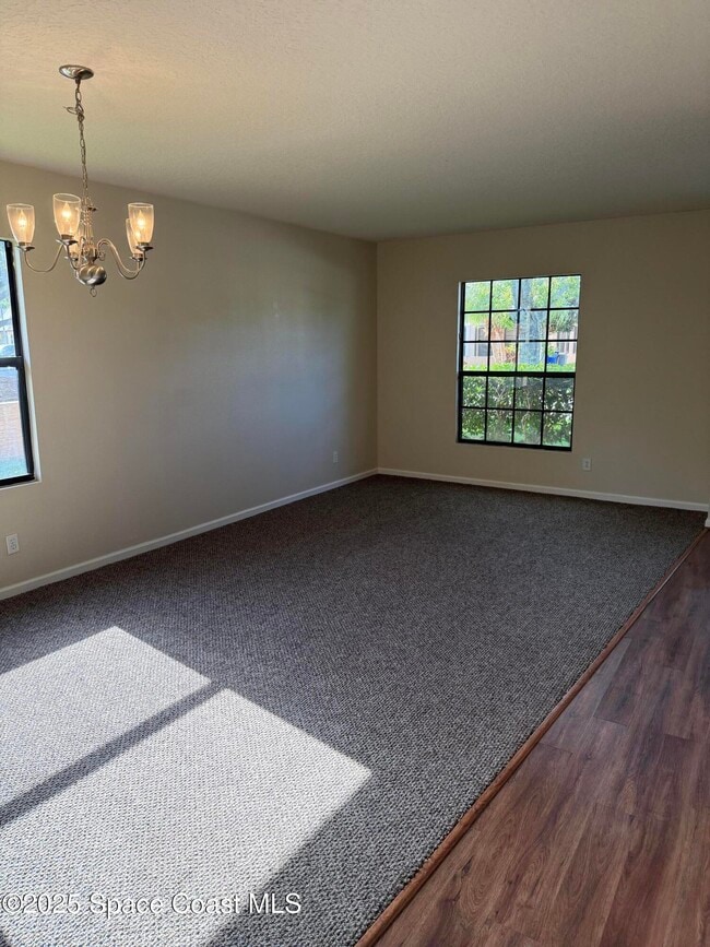 Building Photo - 1234 Bolle Cir