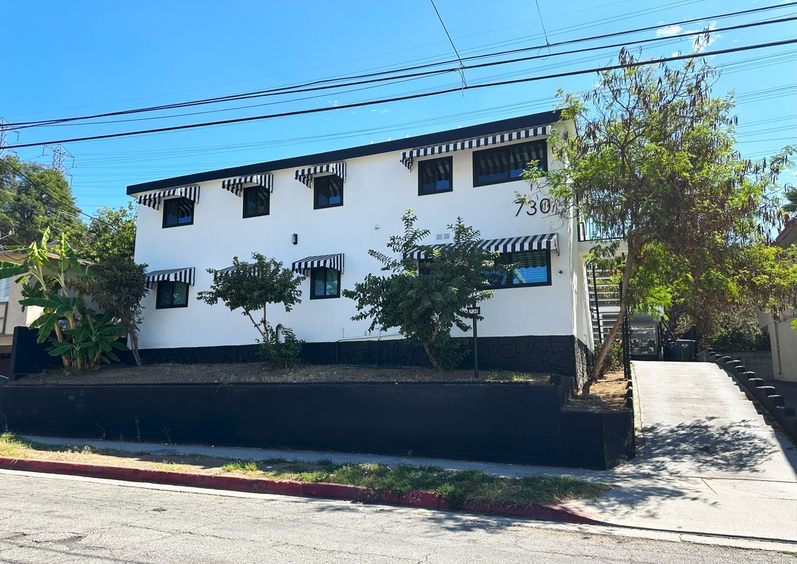 Foto del edificio - 730 Via Altamira