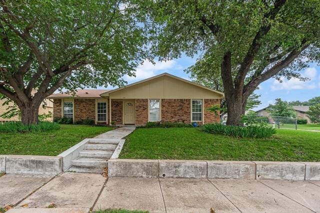 Foto del edificio - 5801 Redwood Ln