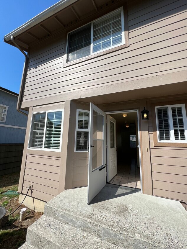 Primary Photo - 720 14th Ave SE