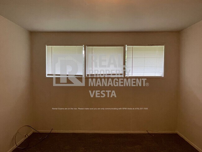 Foto del edificio - Three Bedroom House in South Macon