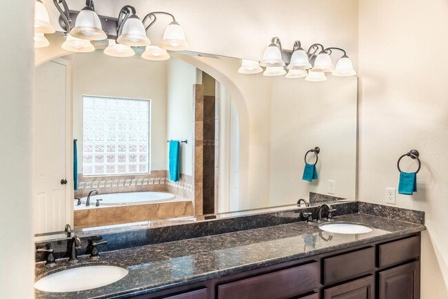 Building Photo - 14430 Daly Dr