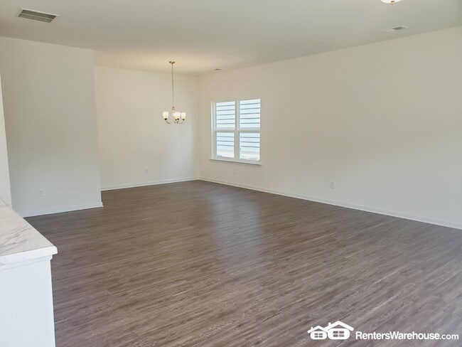 Building Photo - 3834 Clarington Dr