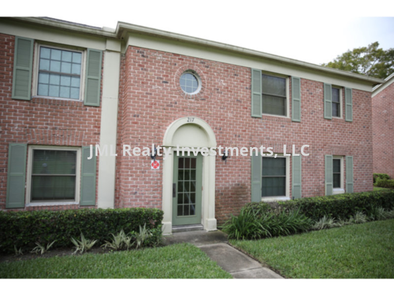 1 Bedroom/1Bath Condo with small fenced ya...