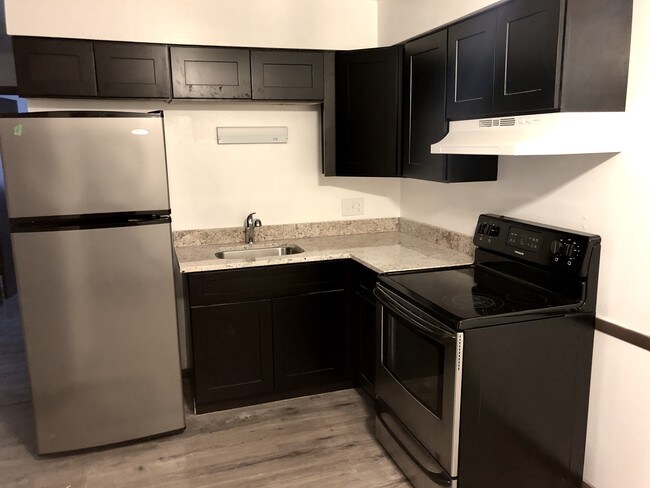 4815 Creek View Rd Unit 6 Rockford Il 61108 Apartment For Rent
