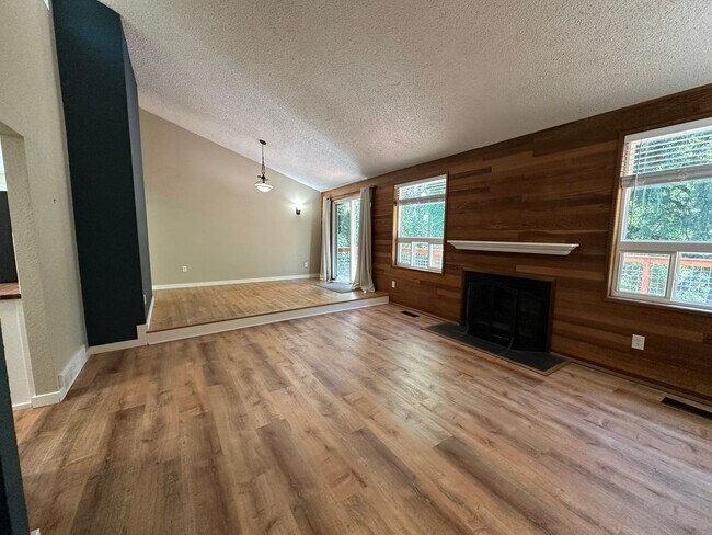 Foto del edificio - 3 Bed 2 Bath home with 2 Car Garage in Bellingham