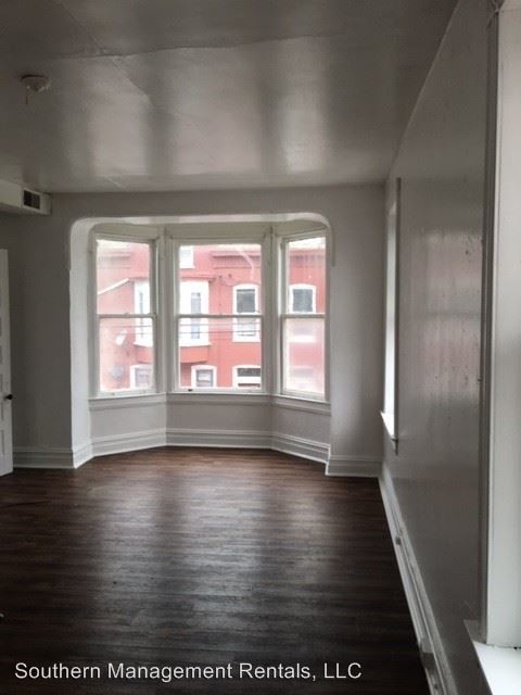 Building Photo - 262 E College Ave
