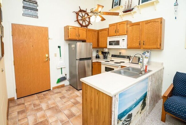 Building Photo - 532 Dyckman Ave