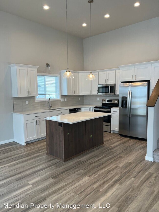 Foto del edificio - 3 br, 3 bath House - 4993 37th Ave S