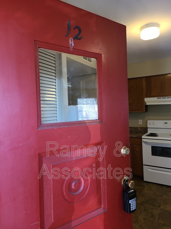 Foto del edificio - 2412 Mount Claire Ave