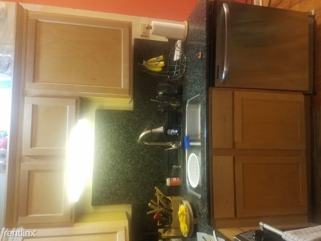 Building Photo - 2 br, 1 bath Condo - 8200 S Drexel Ave