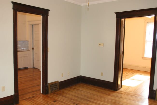 Sala de estar - 2707 Delaware St SE