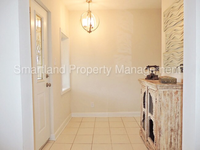 Building Photo - 31599 Woodcrest Rd
