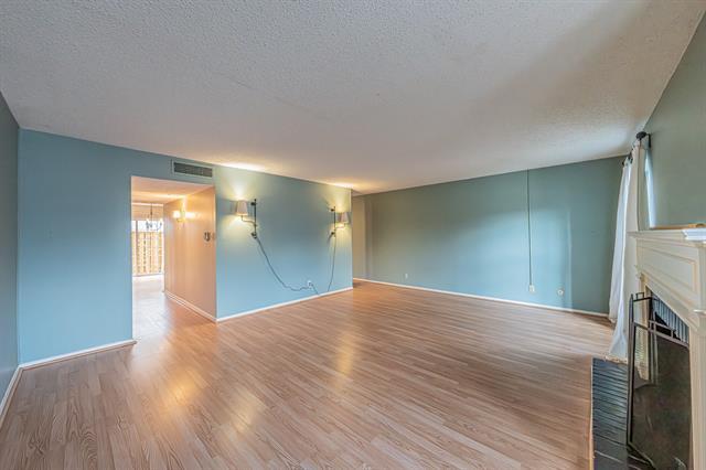 Foto del edificio - 15927 Preston Rd