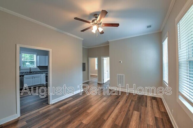 Foto del edificio - 206 N Hankinson St