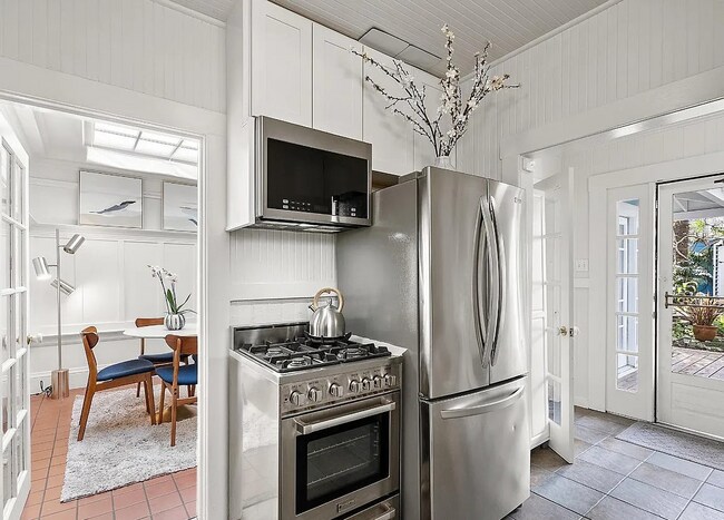 Foto del edificio - 721 Holloway Ave