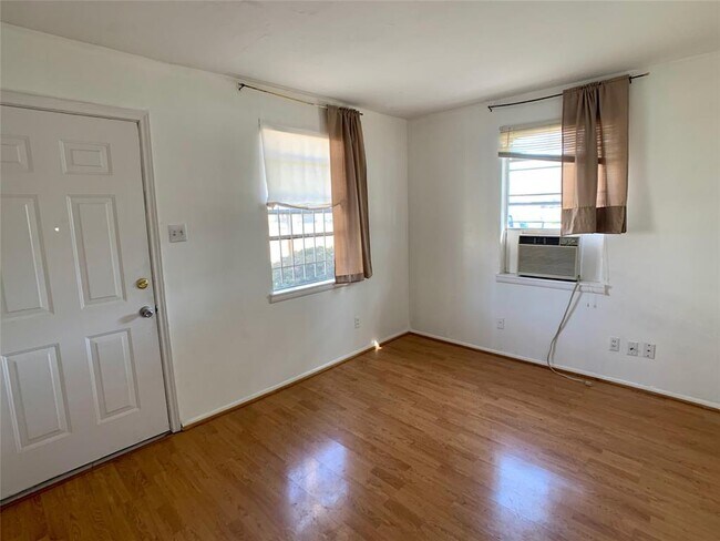 Building Photo - 4003 Michaux St