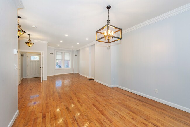 Building Photo - 47 Burnet St