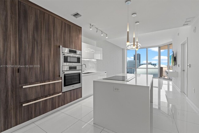Foto del edificio - 951 NE 1st Ave