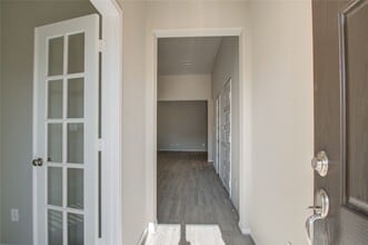 Building Photo - 8418 Beacon Bay Cir